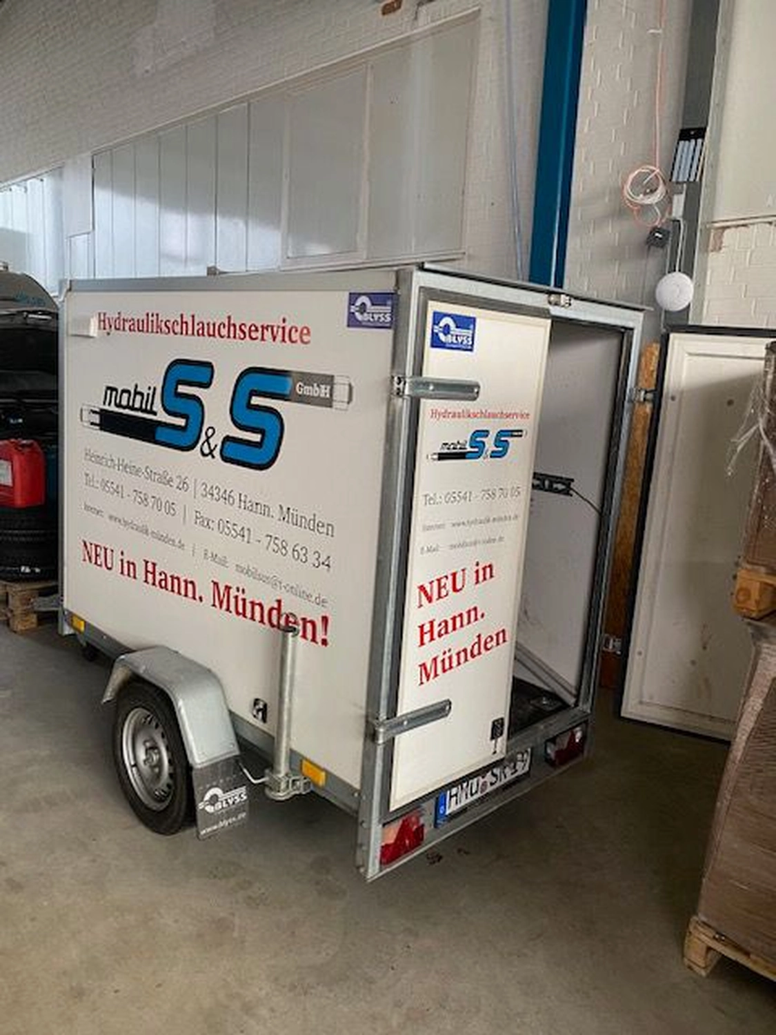 mobil s&s GmbH - Maschinenbau - Orangefarbener Bagger Doosan DX10Z